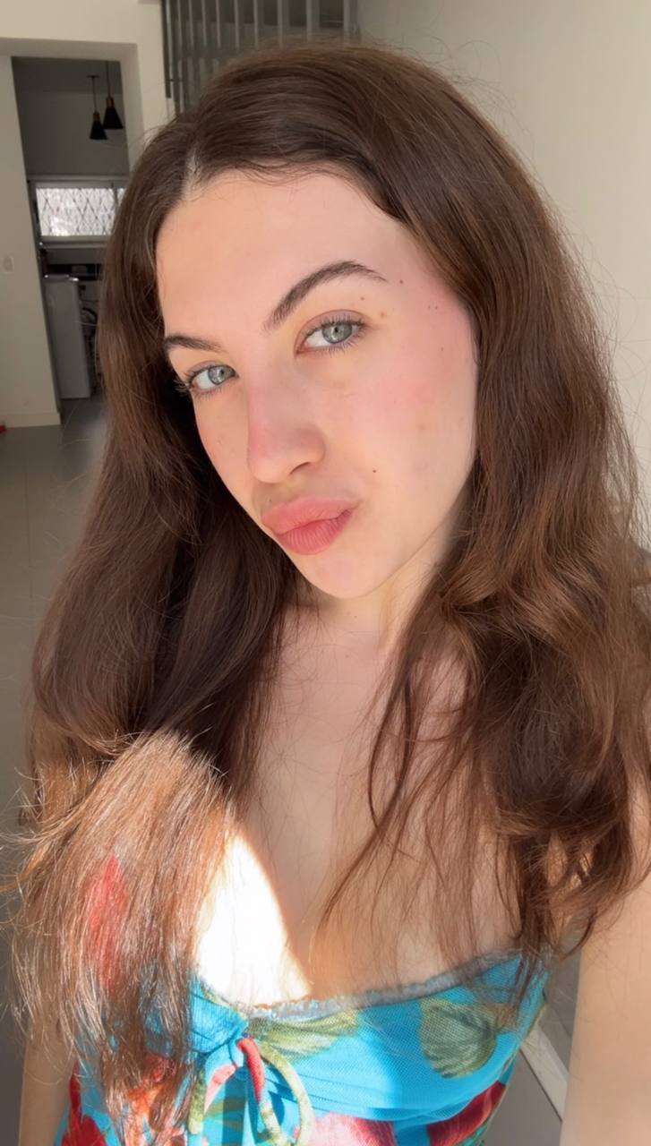 Nude girl Amber in Yangjiang