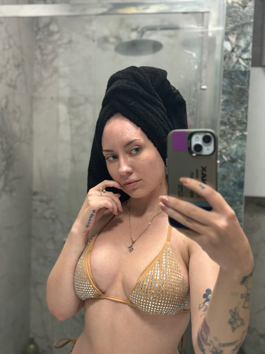 Nude girl KateV in Yangjiang