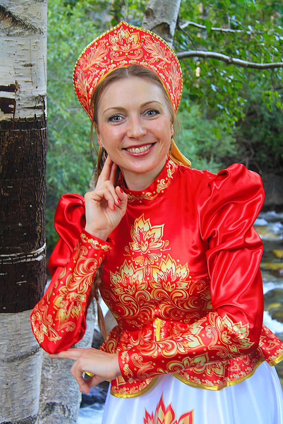 Women in Slavic costumes in Yangjiang