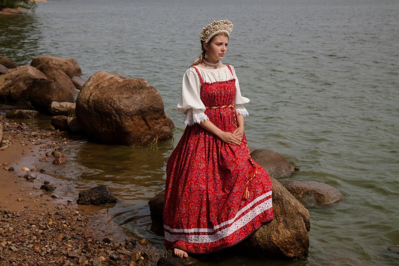 Women in Slavic costumes in Yangjiang
