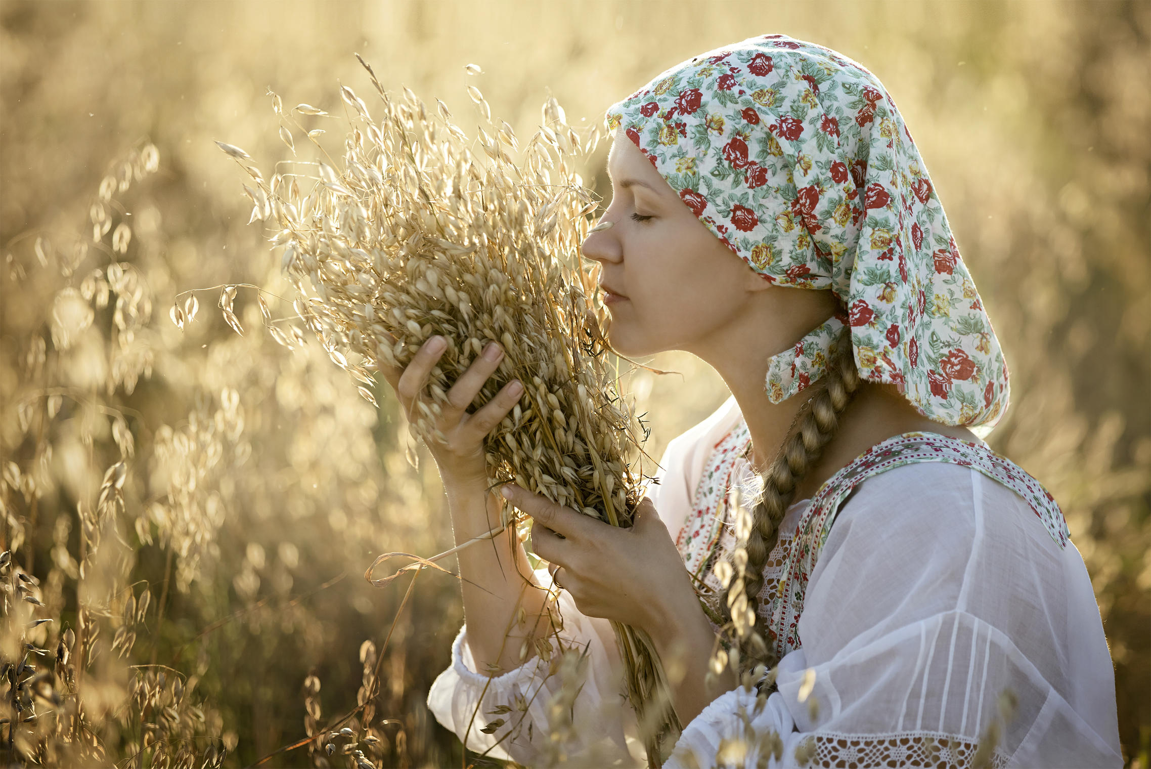 Photo Women in Slavic costumes in Yangjiang
