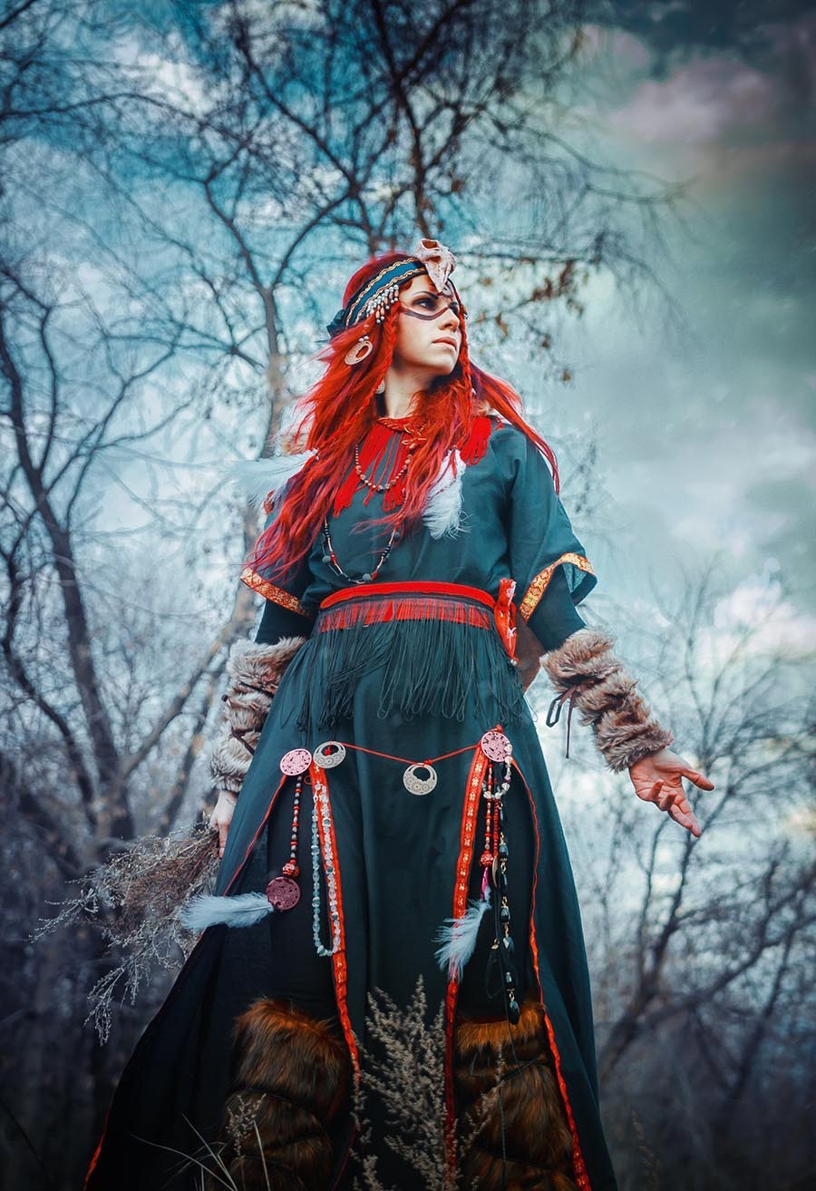 Girls in Slavic costumes underwear in Yangjiang