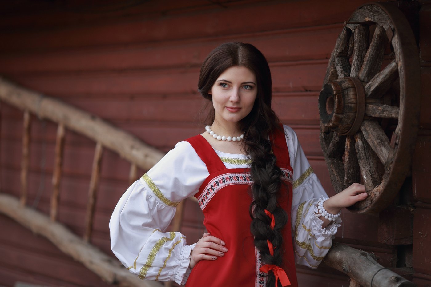 Girls in Slavic costumes in Yangjiang