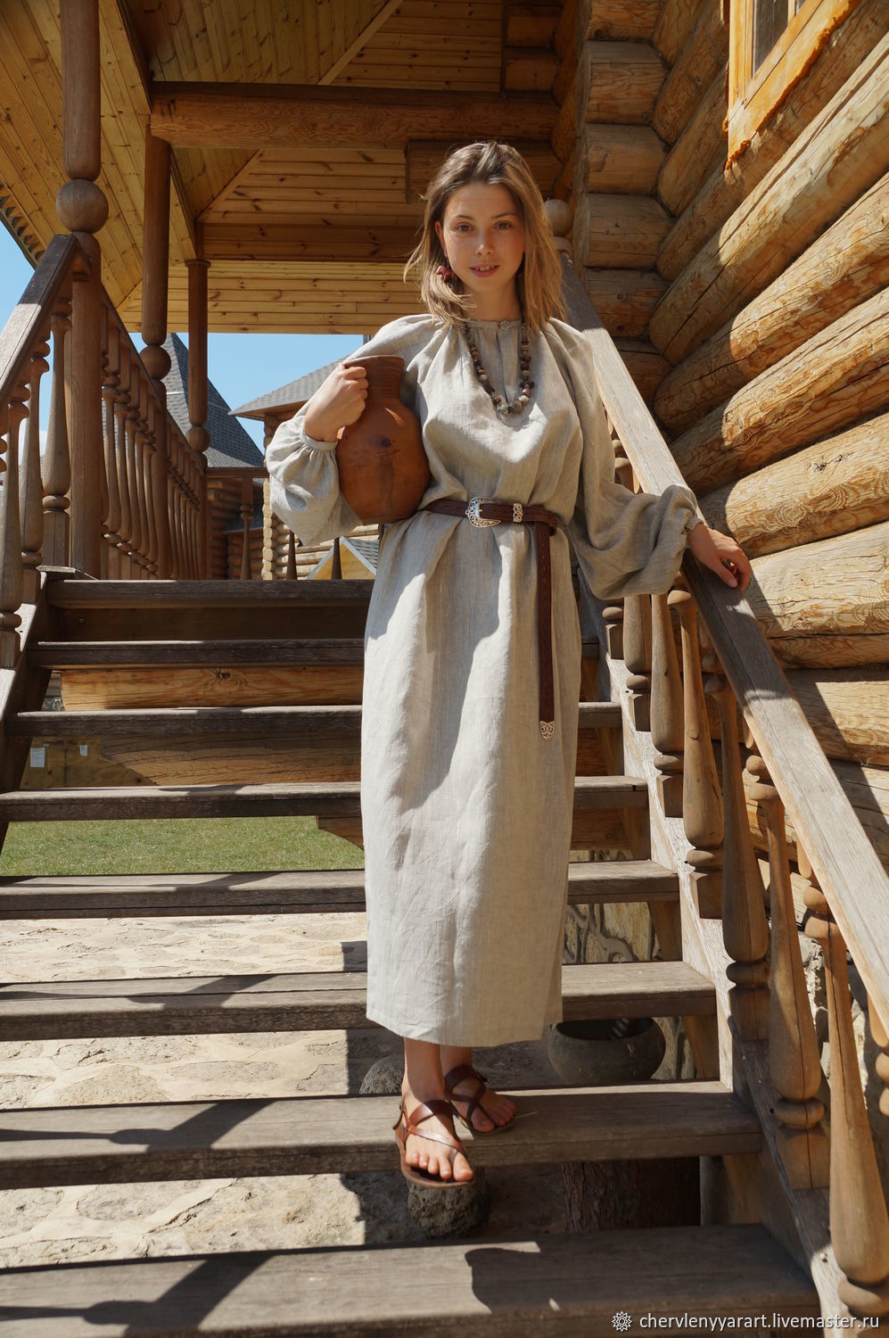 Girls in Slavic costumes in Yangjiang