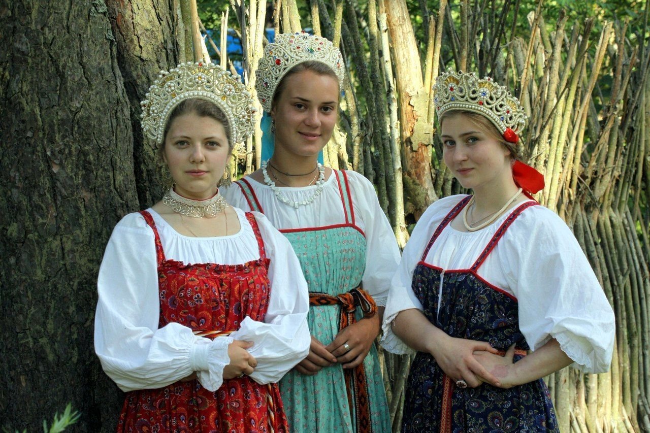 Sexy model Girls in Slavic costumes in Yangjiang